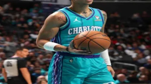 意甲第16轮：AC米兰2-0萨莱尼塔纳，凯西闪电开火，萨勒马科尔斯锁定胜利